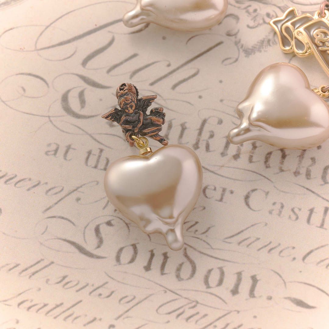 スイートハートエンジェルピアス(ホワイトチョコレート) | Q-pot
