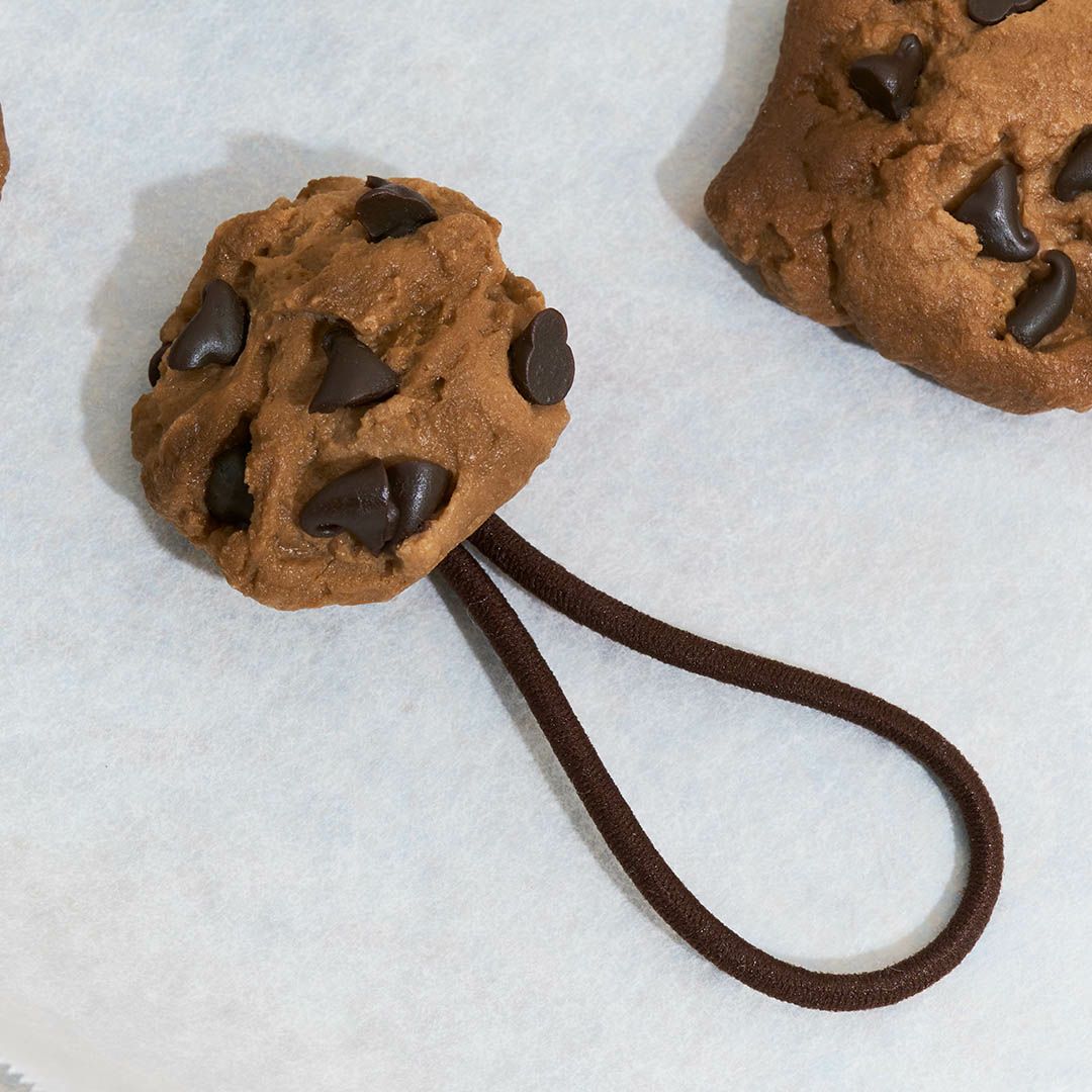 チョコレートチップクッキー ヘアゴム | Q-pot. ONLINE SHOP