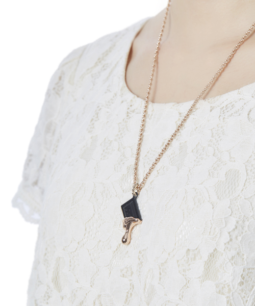 メルティーストロベリー チョコレート ネックレス | Q-pot. ONLINE SHOP